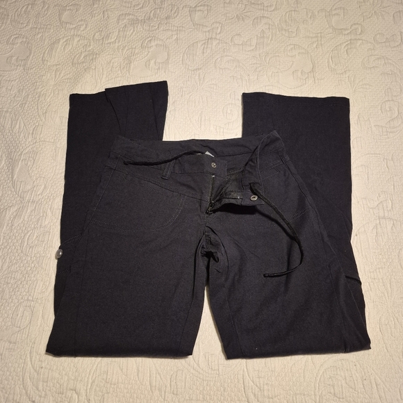 Athleta women's size 2 black leg 1 cargo pocket, 1 zipper pocket pant, EUC - Picture 3 of 10